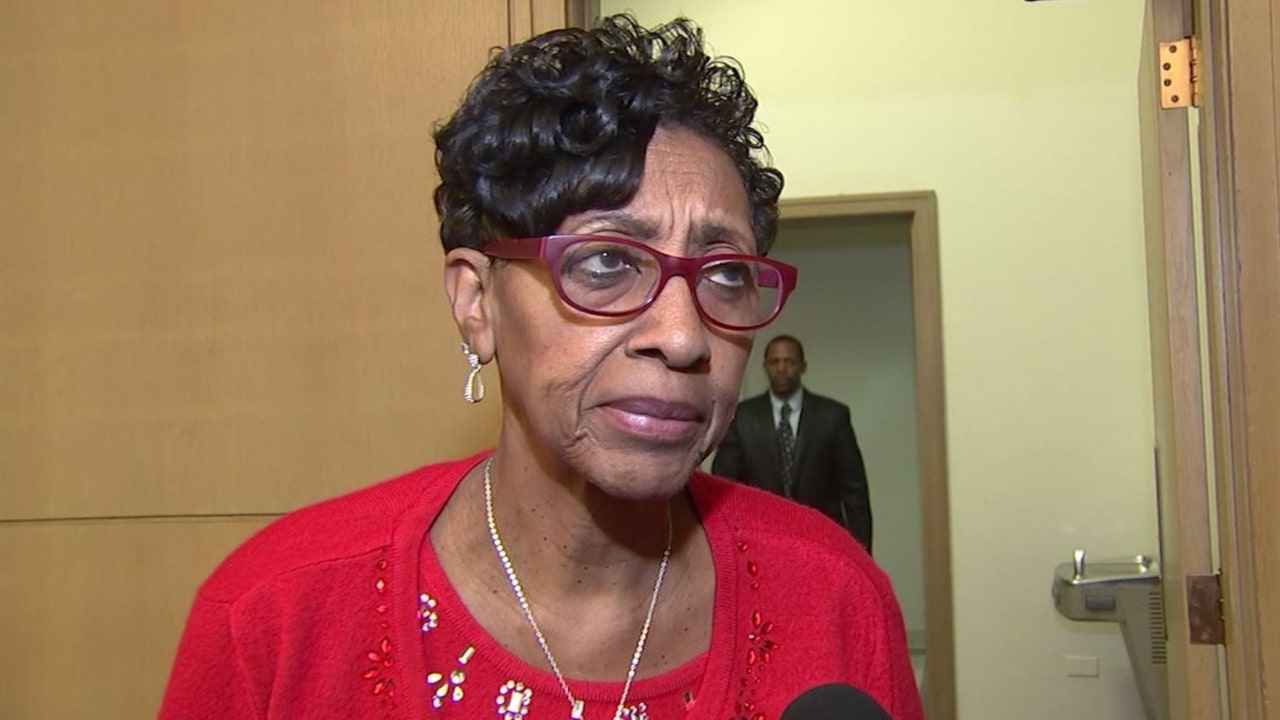 Ex-Chicago alder accused of taking bribes is unfit for trial, judge says