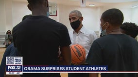 Obama surprises student athletes in Chicago, gives them advice