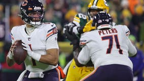 Fields can’t sustain strong 1st-half play in Bears’ loss