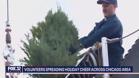 Spreading holiday cheer around Chicago area with good deeds and giveaways