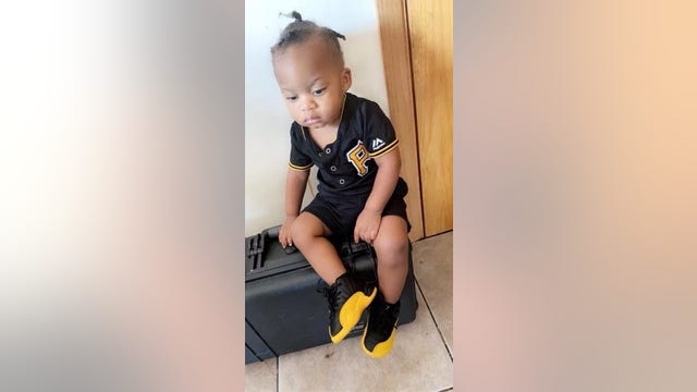 2-year-old boy killed in West Pullman fire, mother injured trying to save him