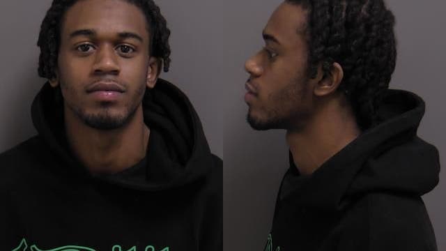 Man attempted to rob Orland Park Dunkin Donuts when his gun discharged and he fled: police