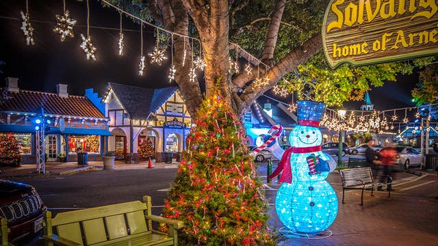 10 best Christmas towns: Illinois, Indiana cities rank among America's best