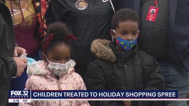 Chicago siblings who lost father to gun violence treated to shopping spree