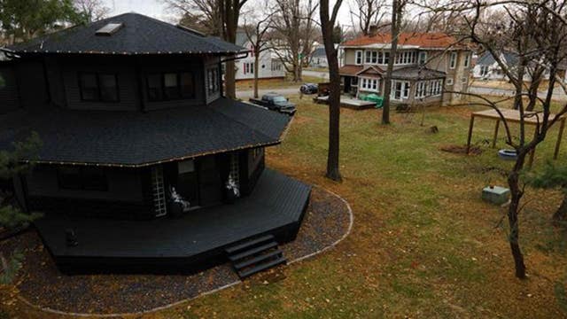 Illinois 'Goth' house listed on Zillow goes viral