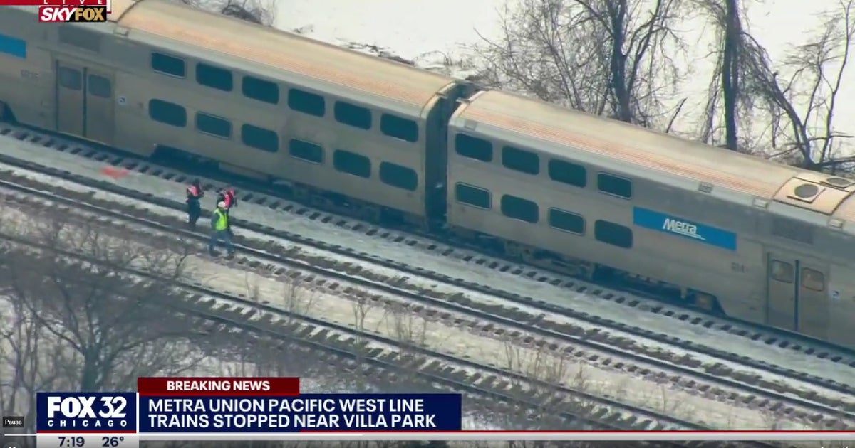 Metra train hits and kills pedestrian in Villa Park | FOX 32 Chicago