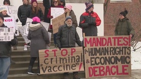 Protesters in Park Ridge call on mayor to oppose Cook County vaccine mandate
