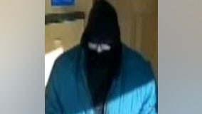 Suspect wanted for robbing Woodridge bank