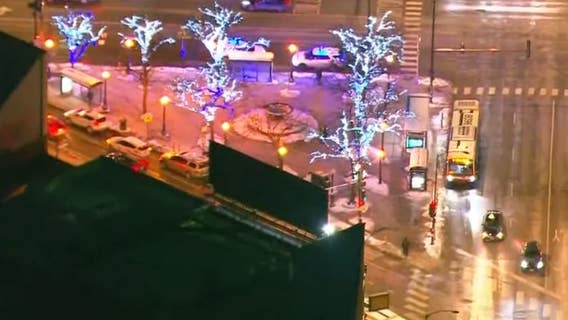 Man dies after falling onto CTA Blue Line tracks in Wicker Park, delays expected