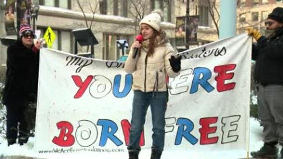 Chicago rally to end vaccine mandates led by students: 'Freedoms were given by God, not government'