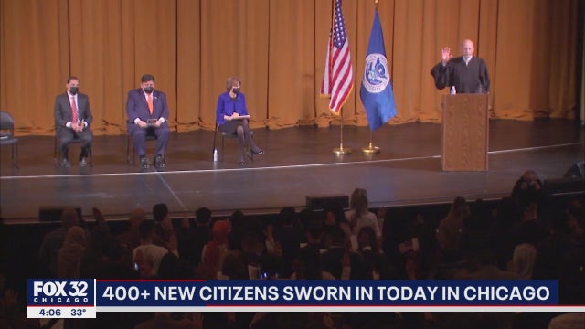 Hundreds of new US citizens sworn in Monday in Chicago