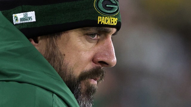 Packers' Rodgers blasts Chicago sportswriter following controversial comments: 'He's an absolute bum'