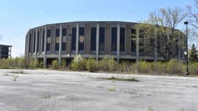 Old abandoned Tinley Park Mental Health Center catches fire