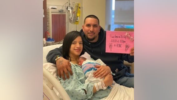 Chicago couple delivers palindrome baby – born on 2/22/22 at 2:22 p.m. in Oak Lawn