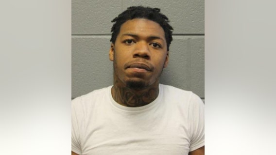 Illinois man charged with stealing more than $20K in merchandise from Chicago stores