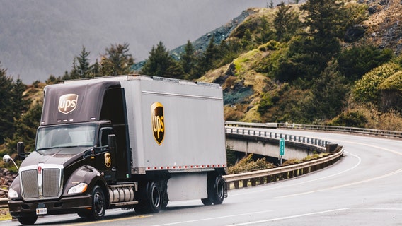 UPS to hire 300 full-time drivers in Chicago area