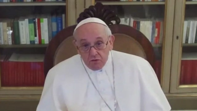 Pope Francis meets with Loyola Chicago students over Zoom