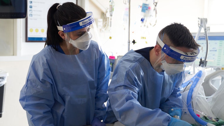 Nurses working in COVID ICU