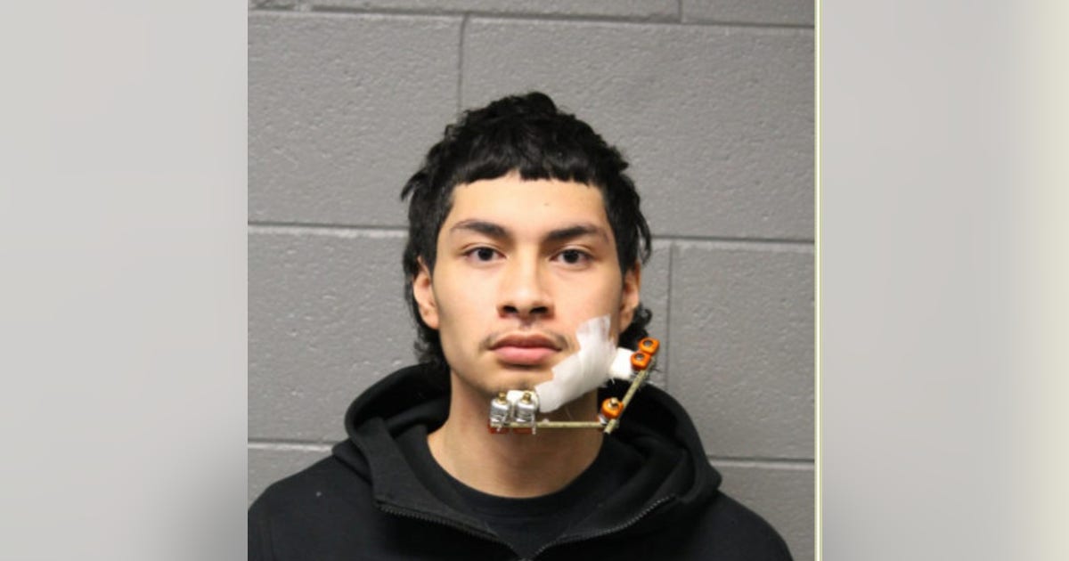 Man, 18, charged with Chicago expressway shooting | FOX 32 Chicago