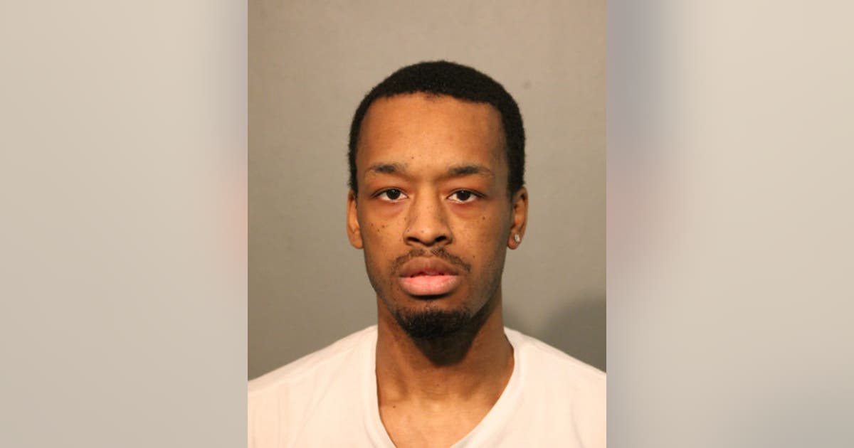 Chicago man charged with carjacking a 32-year-old woman at gunpoint ...