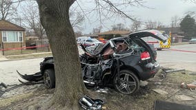 2 dead, 2 in critical condition following vehicle crash on Chicago's Far South Side