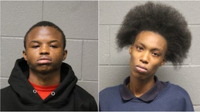 2 charged after 60-year-old fights off Chicago teen who tried to steal his phone