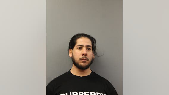 Chicago man charged with beating, stabbing 2 men