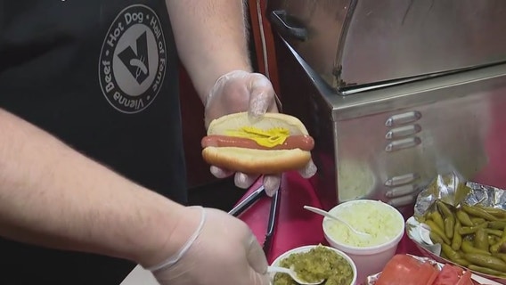 Twins Gyros in Harwood Heights inducted into Vienna Beef Hot Dog Hall of Fame