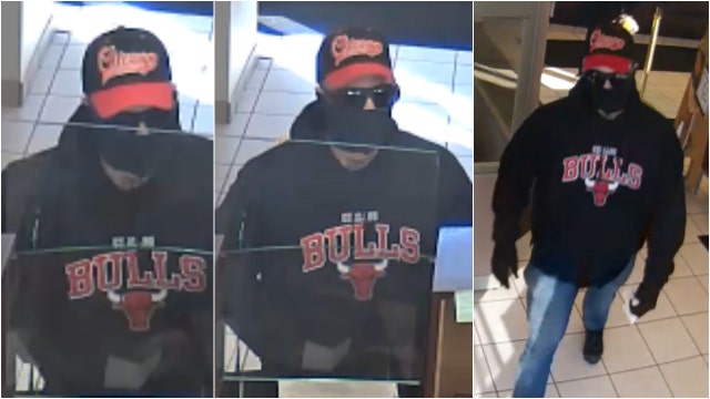 FBI searching for serial Chicago bank robber, reward offered