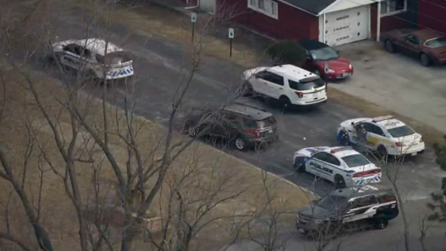 Luxury cars stolen from Illinois dealership prompts police chase near I-80 in Markham