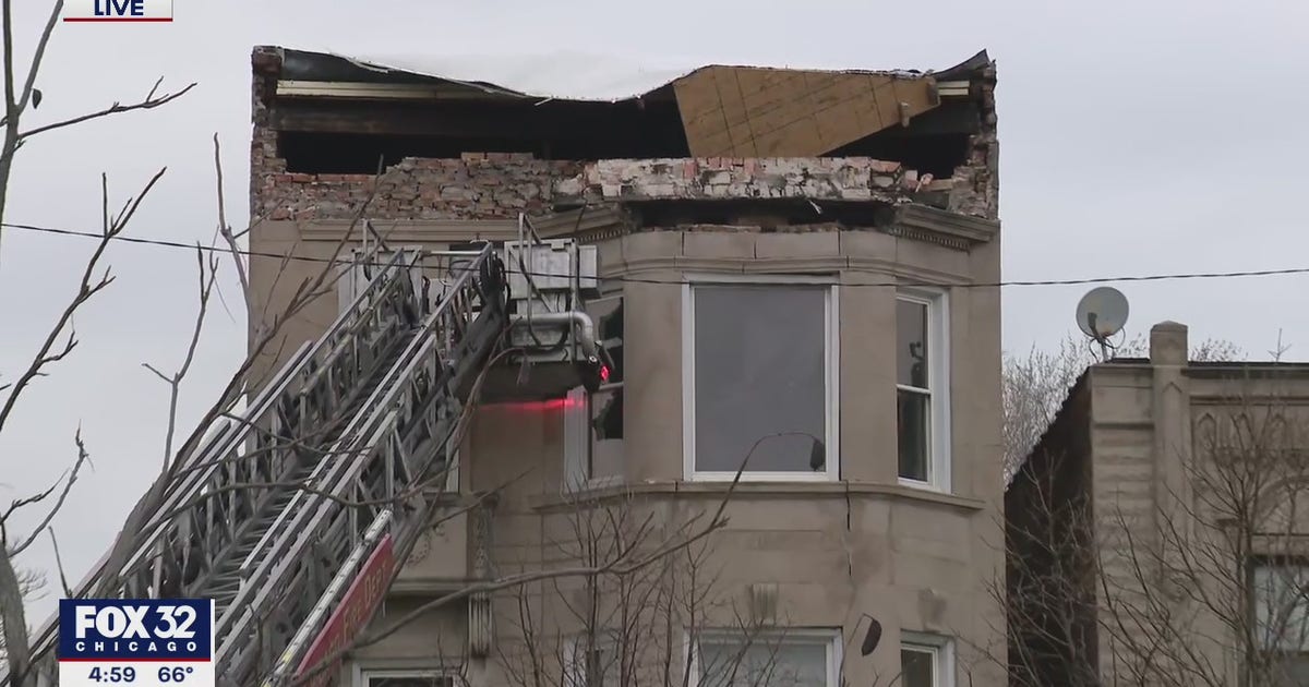 1 dead, 2 injured after porch collapse on Chicago's West Side; building ...