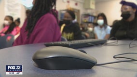 Homeland Security agents speak to Chicago students about online safety