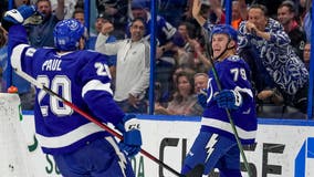 Ross Colton scores 2 goals, Lightning beat Blackhawks 5-2