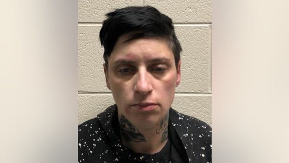 Wheeling woman armed with golf club robbed Arlington Heights 7-Eleven: police