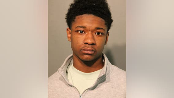 18-year-old charged in pair of Chicago carjackings