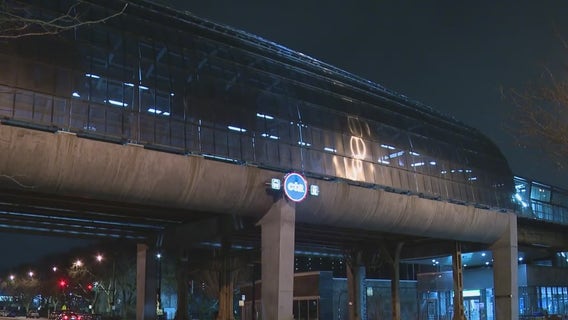 Woman falls from moving CTA train after forcing doors open on West Side