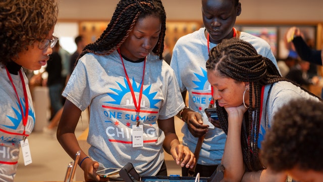 15,000 summer jobs for teenagers and young adults available through 'One Summer Chicago' program