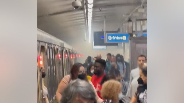 Passengers evacuate CTA Blue Line train in Chicago after smoky 'mechanical problem'