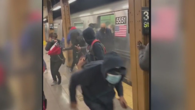 No threats to CTA, Metra following mass shooting in New York City subway, Chicago officials say