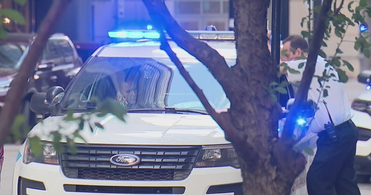 Man, woman both dead after found shot in head at Chicago hotel | FOX 32 ...