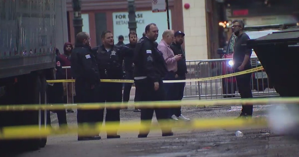 Gunfire from Loop robbery during drug deal hits 2 'unintended targets ...