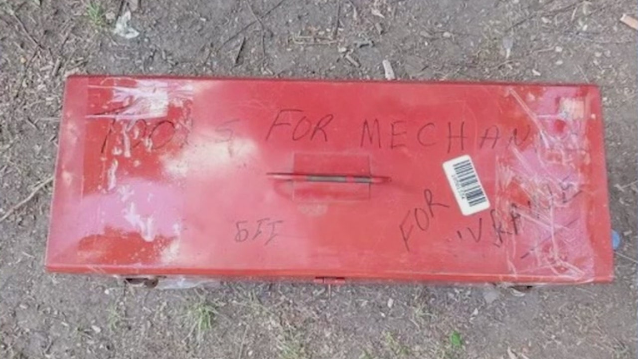 Fight, Rebuild, Live': Donor gives dad's World War II toolbox to soldiers  fighting in Ukraine