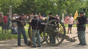 Memorial Day ceremony honors veterans buried in Chicago cemetery from every single American war