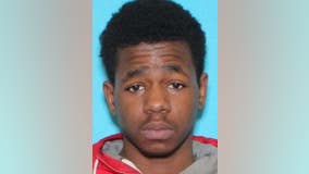 'Armed and dangerous' gunman sought in connection with Calumet City shooting