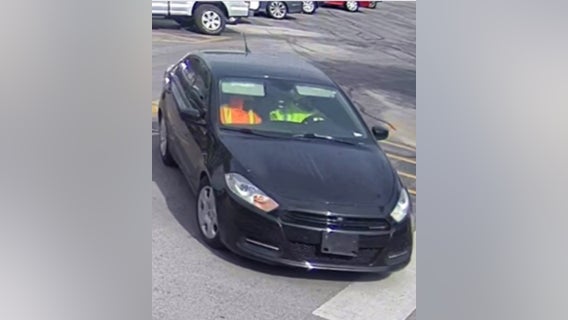 Oak Lawn police looking for shooting suspects that wounded off-duty Chicago firefighter