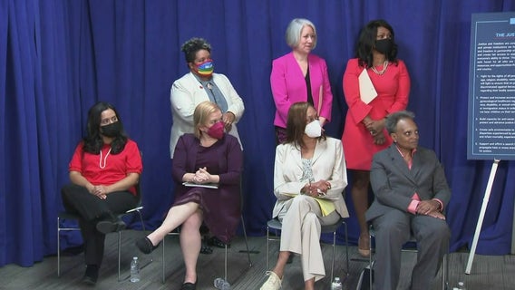 Lightfoot promises Chicago will be safe haven for women seeking abortion