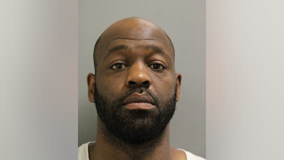 Chicago man allegedly used crowbar to open, steal money from ATM at Orland Park bowling alley