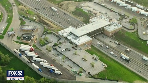 Hinsdale Tollway Oasis being torn down on I-294