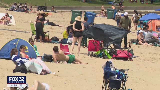 Crowds pack Chicago parks and lakefront to enjoy Memorial Day weekend