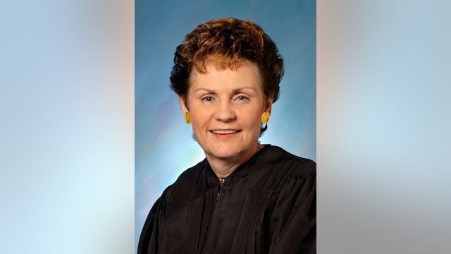 Illinois Supreme Court Justice Rita Garman announces retirement